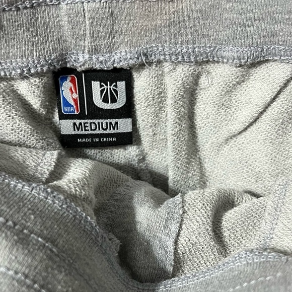 Chicago Bulls Shorts - Picture 2 of 3